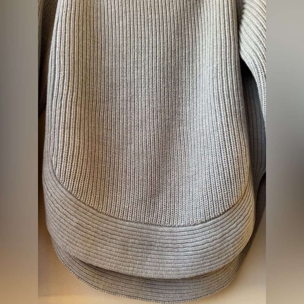 100% Marino wool Wilfred Asianna Turtleneck Sweater - Picture 3 of 10